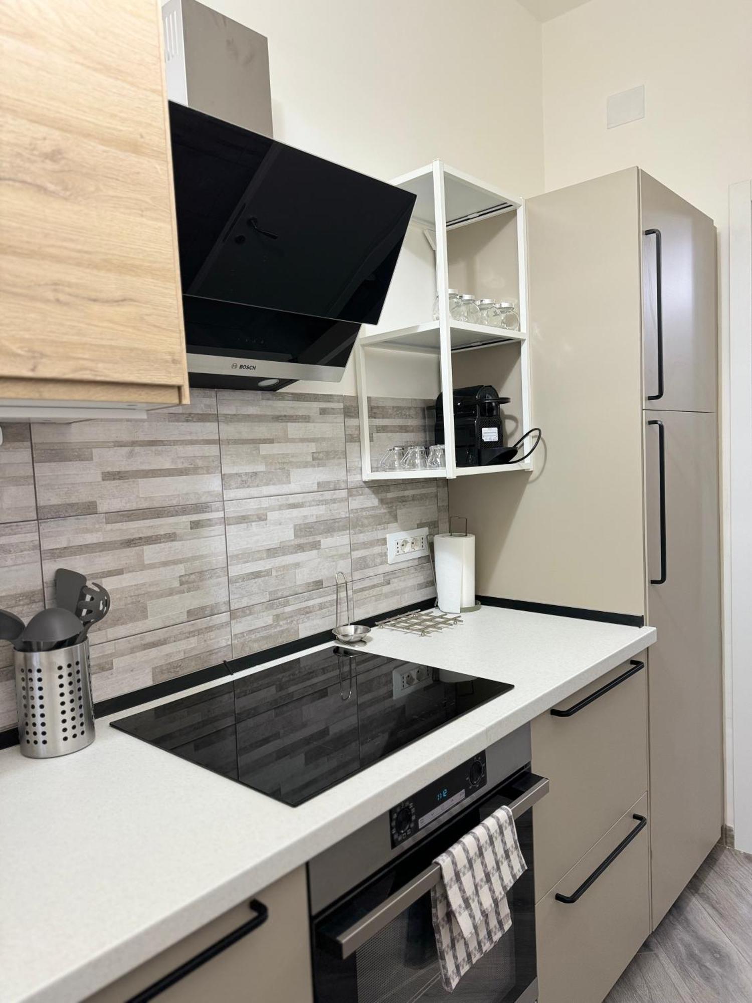 Апартаменты Trento House Zona Stazione Centro Storico Парма Экстерьер фото